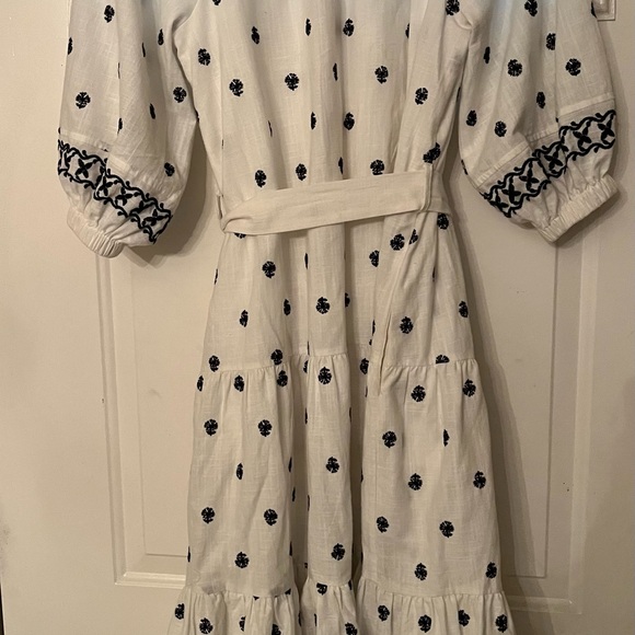 Koko + Mason beautiful dress with embroidery accents - Picture 6 of 8